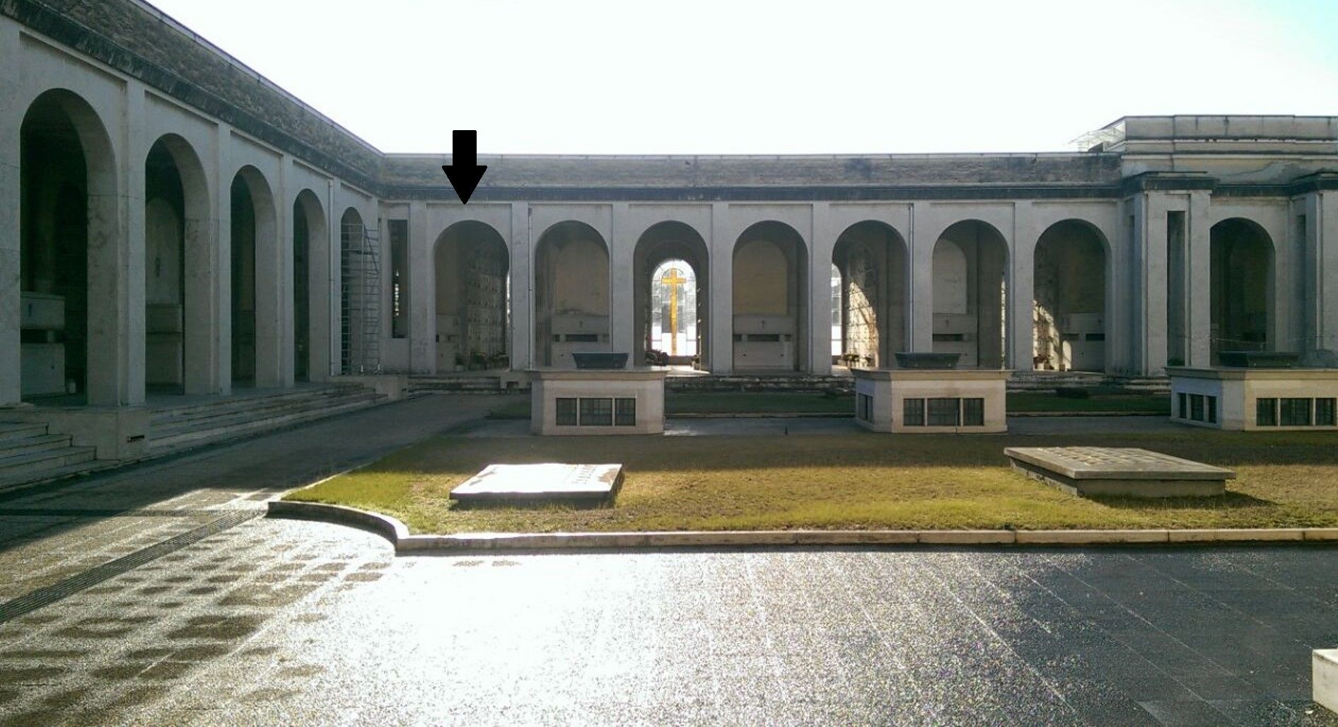 Nicola Pende's tomb (4)(1).jpg